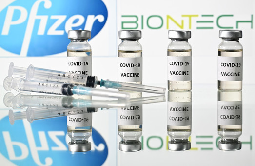 Польша поделилась с Украиной квотой на закупку вакцины от Pfizer