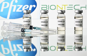 Польша поделилась с Украиной квотой на закупку вакцины от Pfizer