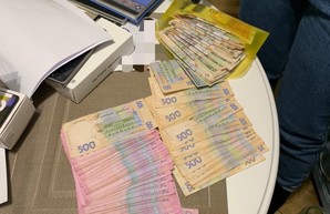 Экс-ректор киевского ВУЗа "помогал" студентам-медикам сдавать экзамены за $3000