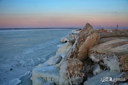 Под Одессой удивительно красиво замерз Хаджибейский лиман (ВИДЕО)