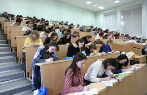 Стало известно, когда студенты смогут вернуться к привычному обучению