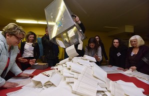 В конце февраля в Верховную Раду прошли бы четыре партии