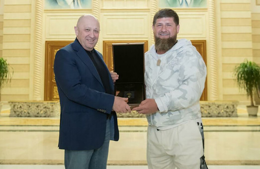 Кадыров решил потроллить ФБР, выставив фото с Пригожиным
