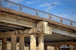 Накануне возможной катастрофы в Одессе закрывают Ивановский мост (ФОТО, ВИДЕО)