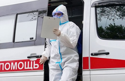 Клиники Харькова переполнены ковидными больными: новых пациентов везут в районы