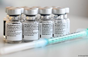 Украина получит вакцину Pfizer уже в апреле
