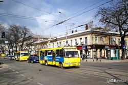 Одесские маршрутчики массово игнорируют карантин (ФОТО)
