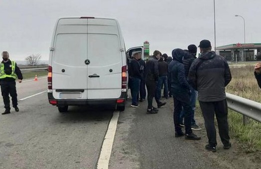 В Харькове СБУ задержала автобусы с пророссийскими “титушками”