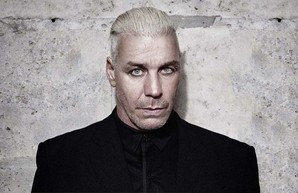 Солист группы «Rammstein» исполнил песню, посвященную Киеву (Видео)