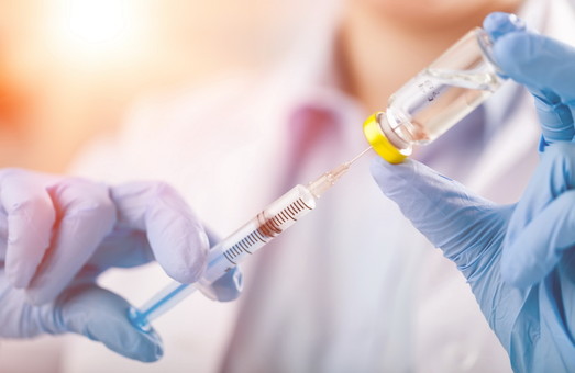 В Украине будут выплачивать компенсацию за причиненный здоровью вред от вакцинации против COVID-19