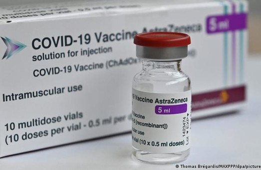 В Украине началась вакцинация от COVID второй дозой вакцины AstraZeneca