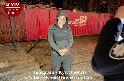 Трижды лишенный прав водитель катался с гранатой по Киеву