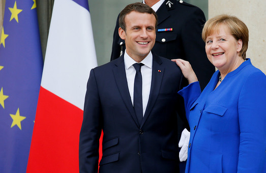 Меркель и Макрон настаивают неизменности Нормандского формата