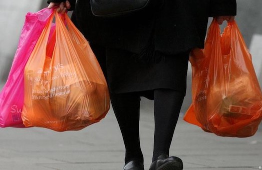 Рада поддержала законопроект об ограничении оборота пластиковых пакетов