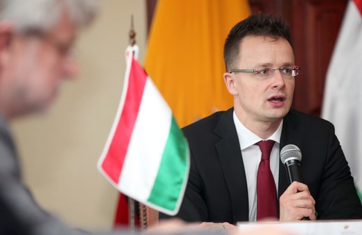 Венгерский министр хочет, чтобы Украина разрешила госуправление на языках меньшинств