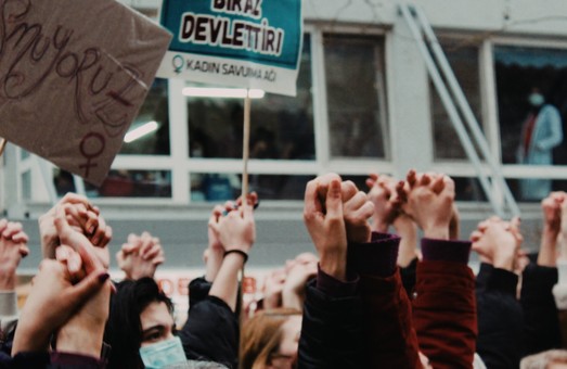 Турция вышла из Стамбульской конвенции, которая защищает права женщин