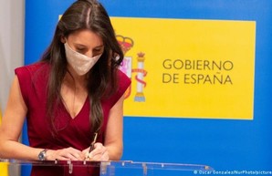 В Испании разрешат менять пол в паспорте с 14 лет