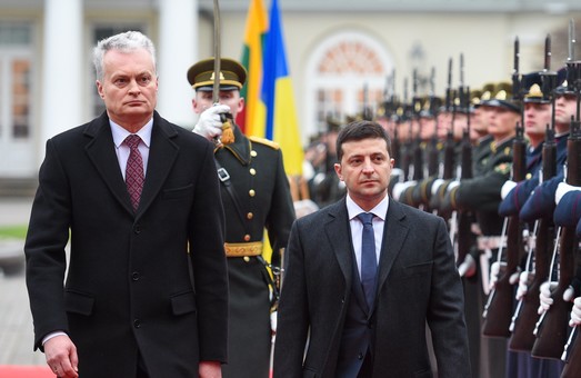 Президент Литвы призвал ЕС и НАТО ускорить процесс интеграции Украины