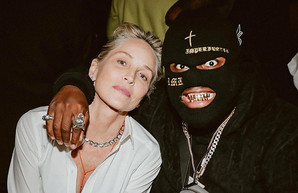 Основной инстинкт: Шэрон Стоун заметили в окружении молодого рэпера