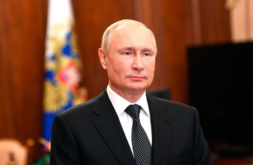 Президент России Владимир Путин написал статью об Украине под названием "анти-Россия"