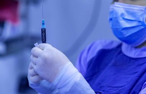 В Украине от коронавируса начнут прививать детей