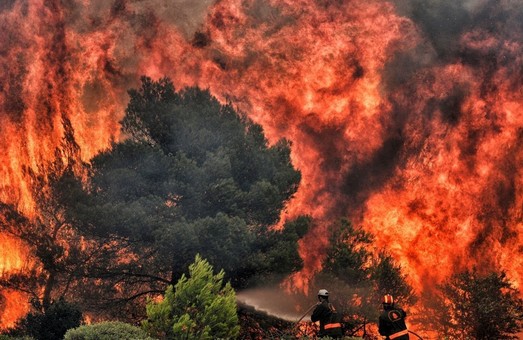 Кабмин намерен предоставить Греции помощь в тушении пожаров