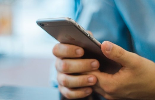 Apple намерена сканировать телефоны своих пользователей