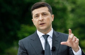 Зеленский подписал закон об отмене от НДС