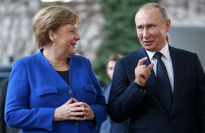 Меркель посетит Россию перед визитом в Украину