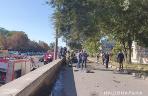 В Днепре взорвался автомобиль: внутри были мужчина и женщина
