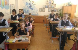 Львовские школьники будут учиться стоя