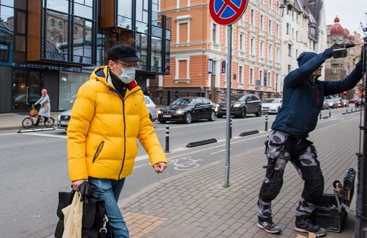 Латвия вводит строгий локдаун – закрытые магазины и комендантский час