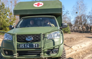 Оккупанты на Донбассе обстреляли медиков, украинский военный тяжело ранен