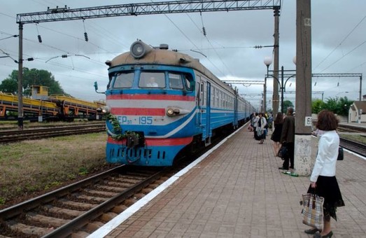 Из Харькова на Донбасс в срочном порядке отменили поезда