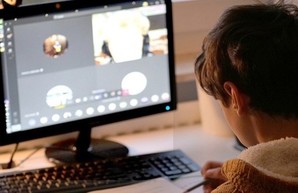 Инцидент в Луцке: школьникам вместо онлайн-урока показали порно