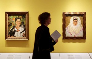 В Нью-Йорке за рекордные 34,9 миллиона долларов продали автопортрет Фриды Кало. Фото