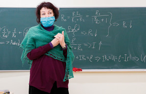 В Украине отстранили более 3 тысяч невакцинированных учителей