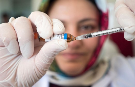 Статистика по вакцинации от коронавируса на 25 ноября: за сутки привито чуть больше 275 тысяч украинцев