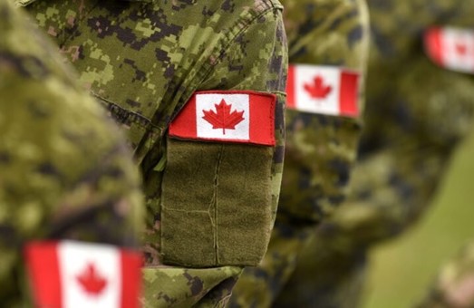 Канада рассматривает два способа усиления военной помощи Украине