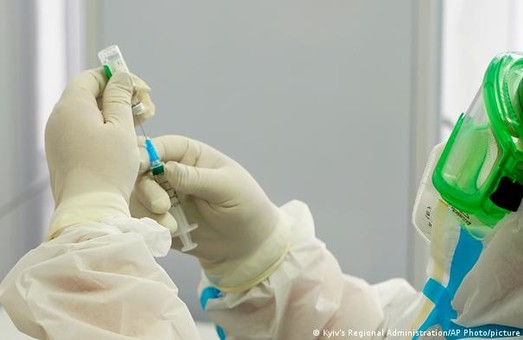 Статистика по вакцинации от коронавируса на 30 ноября: за сутки иммунизировано свыше 226 тысяч украинцев