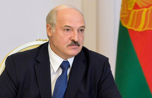 Лукашенко обвинил Украину в вооружении беженцев на польской границе