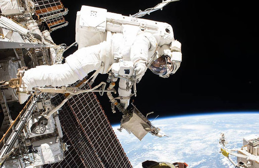 Астронавты NASA готовятся сегодня выйти в открытый космос