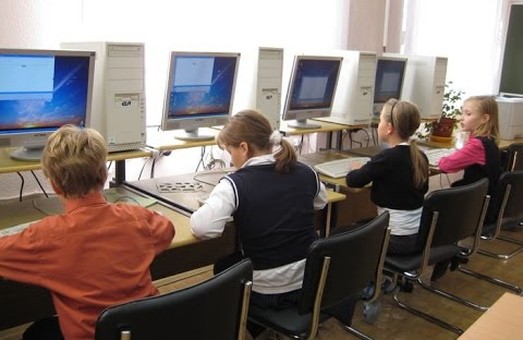 Морально устарела: В Украине пересмотрят школьную программу по информатике