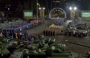 Военный марш с президентом, передача катеров с главой МОУ: как праздновали 30-летие Вооруженных сил в Харькове и Одессе
