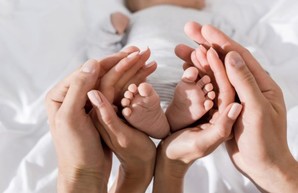 В Украине выступают за увеличение материальной помощи при рождении ребенка
