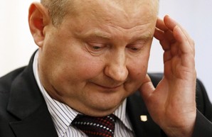 Суд над Чаусом перенесен: экс-судья внезапно потерял слух