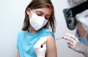 В Украине могут разрешить вакцинировать от COVID-19 маленьких детей