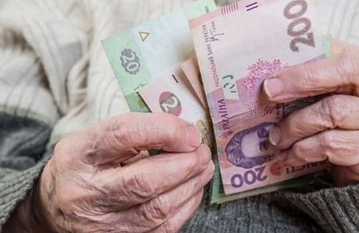 В Минсоцполитике рассказали кому пересмотрят пенсии в 2022 году