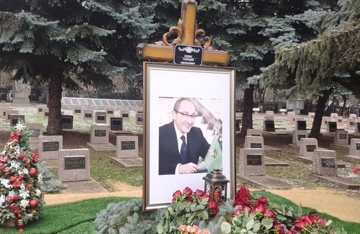 Год со дня смерти Кернеса: в Харькове прошла гражданская панихида