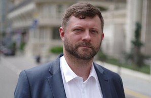 «Мы попали в политику с нуля»: Корниенко о причинах попадания «слуг народа» в скандалы